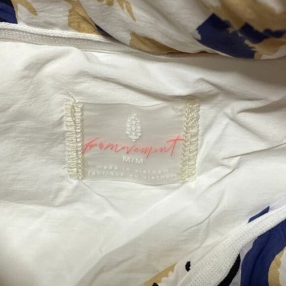 NEW FREE PEOPLE Womens Jacket Size M White/Multi Polar Bear Graphic Puffer - Picture 2 of 8